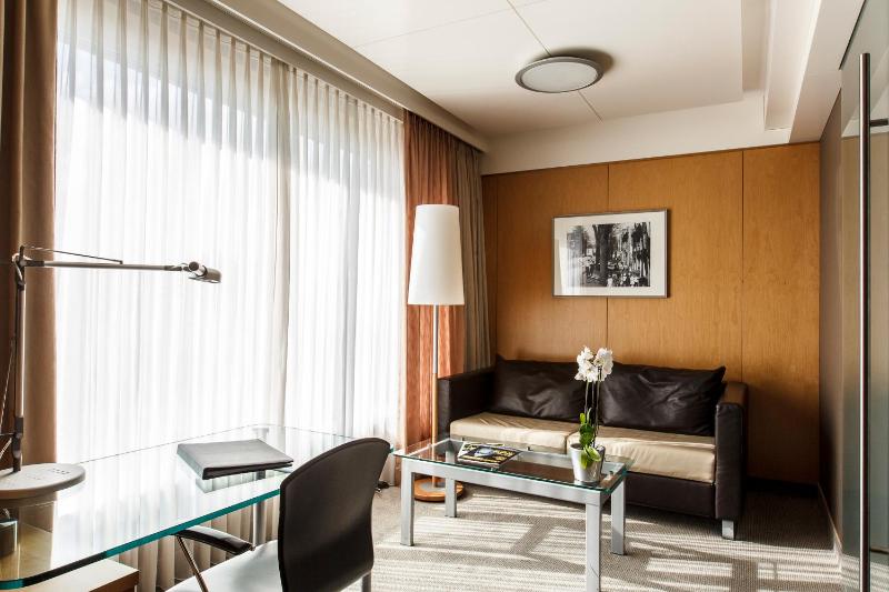 Junior Suite image 2
