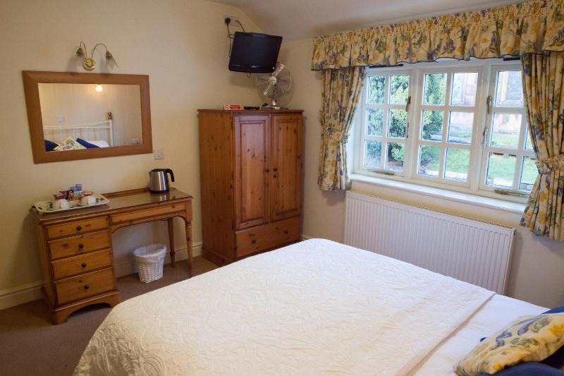 King Room image 3
