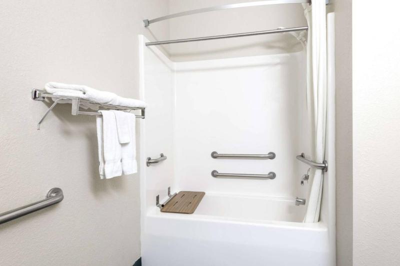 King Room - Disability Access/Non-Smoking image 2