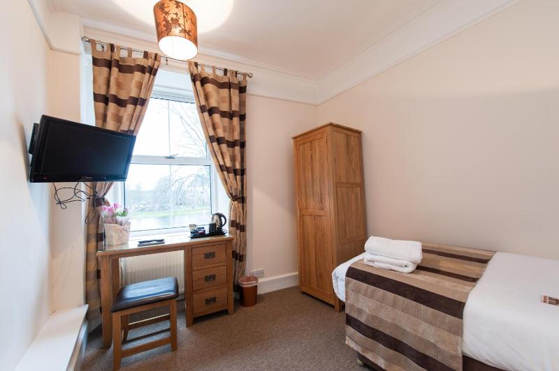 Cosy Single Room image 3