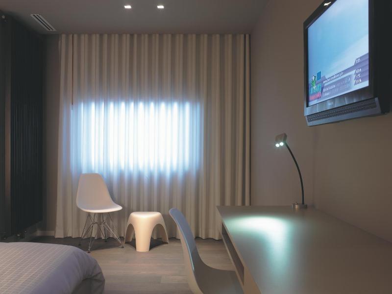 Luxury Double Room image 4