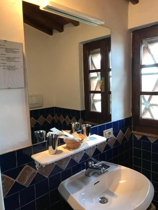Double or Twin Room image 3