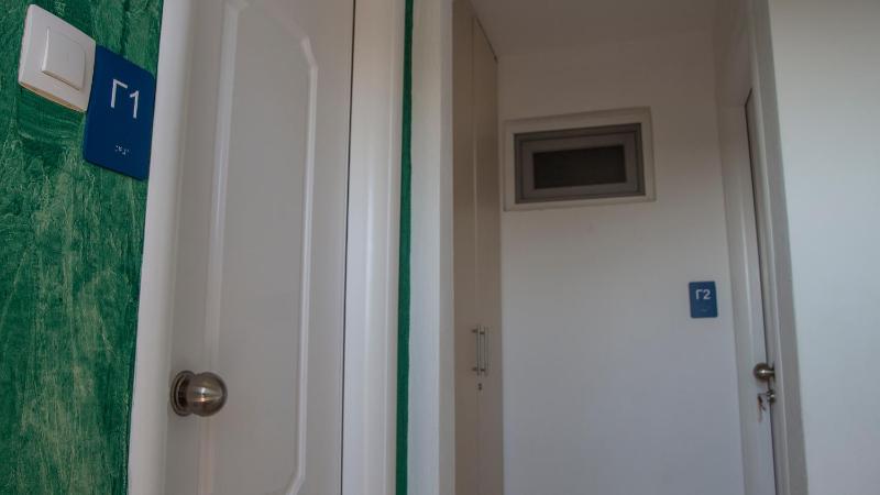 Studio Apartment with Sea View image 1