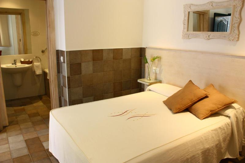 Deluxe Double Room with Spa Bath  image 1