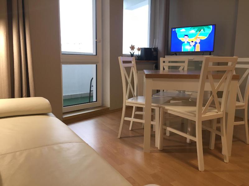 Wolin-Travel Apartamenty Statek z widokiem na morze - image 5