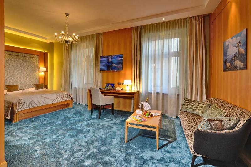 Deluxe Double Room image 4