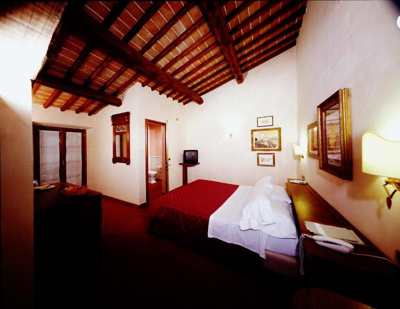 Double Room image 1