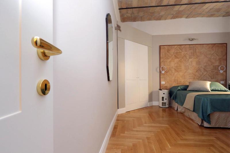 Two-Bedroom Apartment (4 Adults) - V. San Giovanni in Laterano 250 image 2