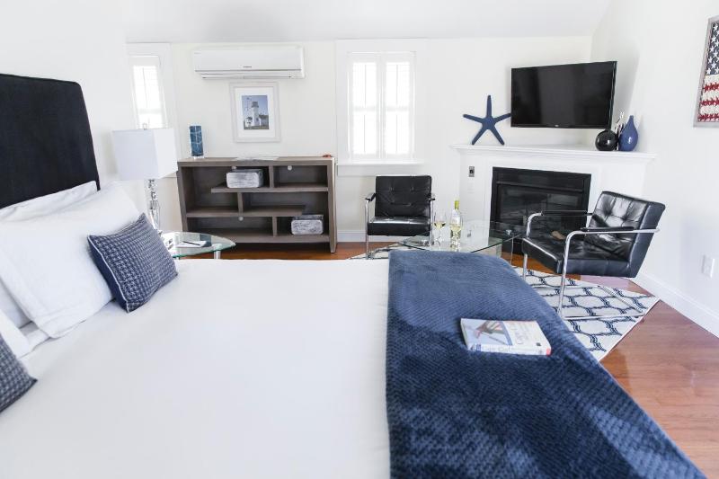 Luxury King Room image 1