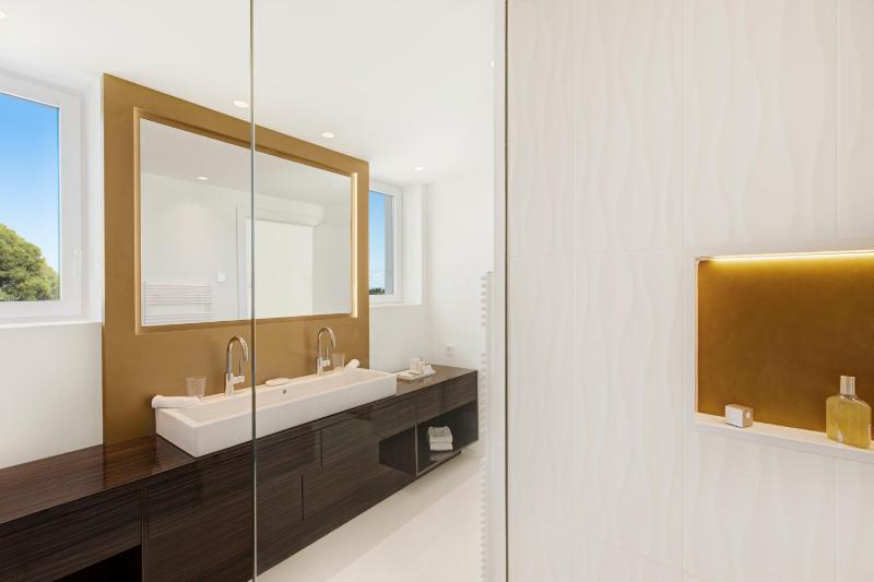 Fendi-Furnished Penthouse with Sea View image 2