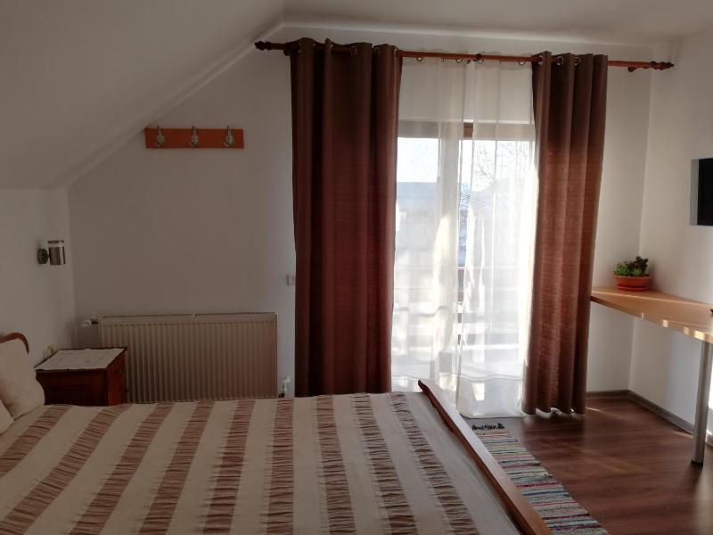 Standard Double Room image 3