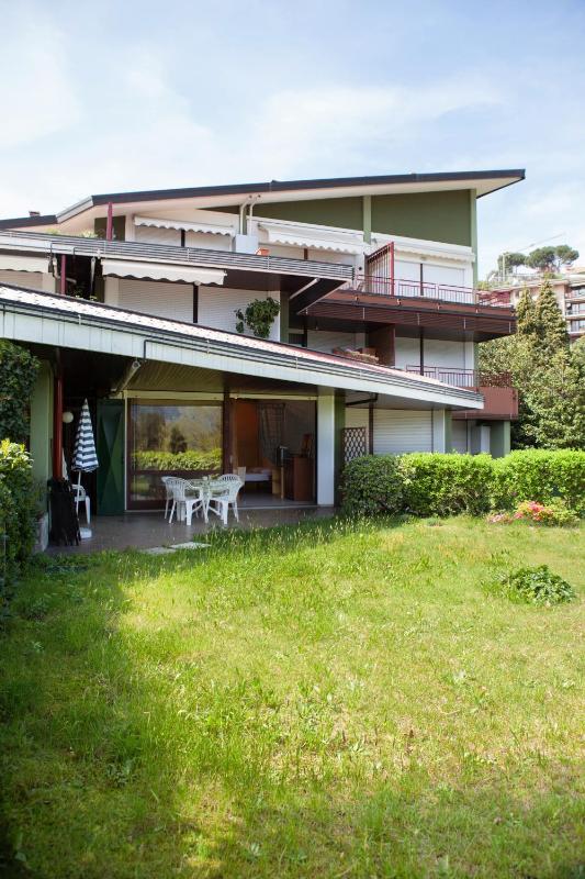 Studio with Garden and Terrace  image 1