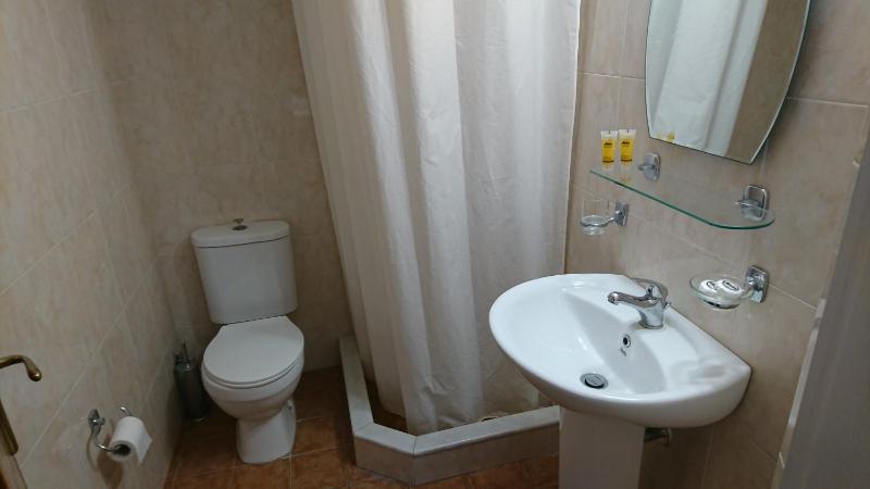 Quadruple Room image 2