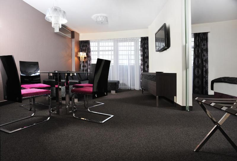 Executive Suite image 4