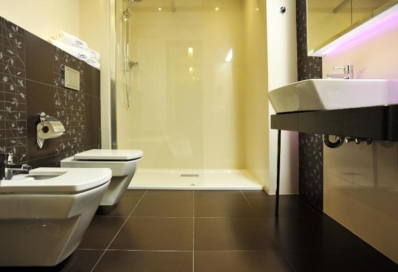 Executive Suite image 2