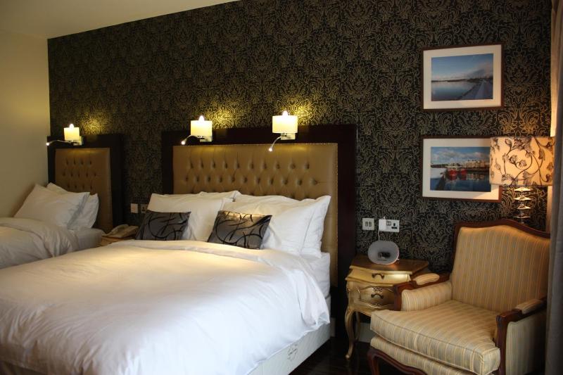 Deluxe Triple Room image 4