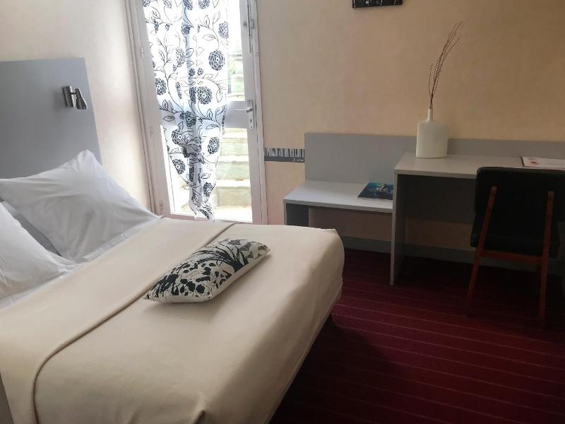 Double Room with Shower image 3