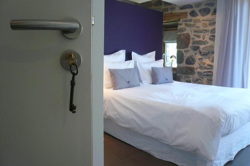 Triple Room with Balcony image 4