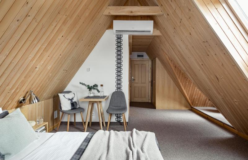 Deluxe Double Room with Mountain View image 3
