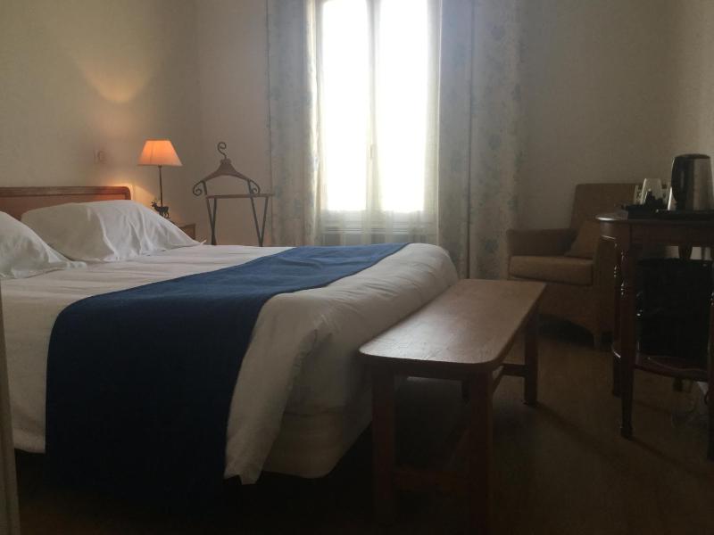Standard Double Room image 2