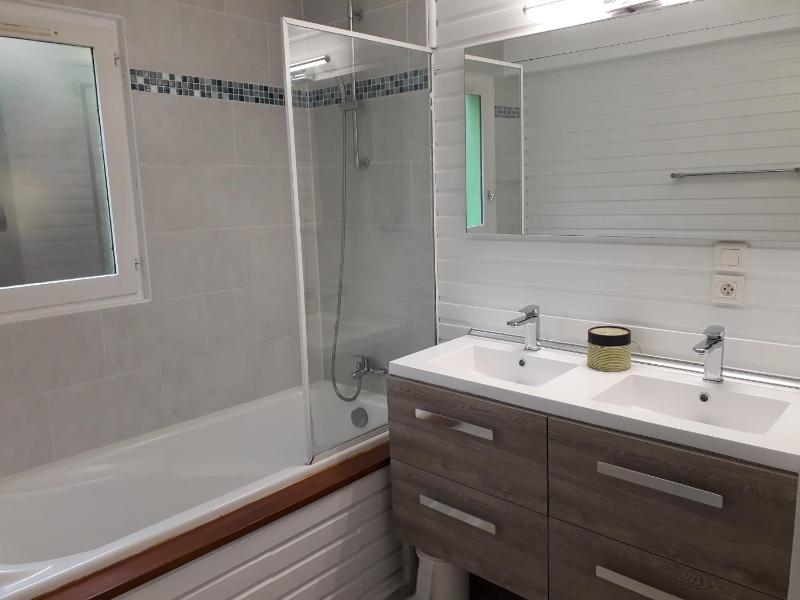 Large Two Bedroom Cottage image 2