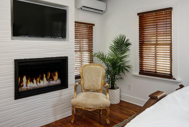 Superior Queen Room image 3