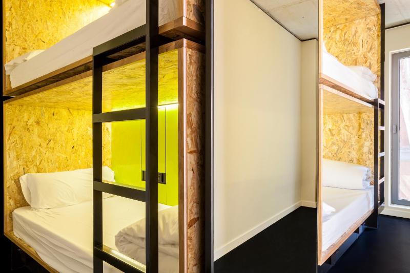 Bed in 6-Bed Female Dormitory Room image 1