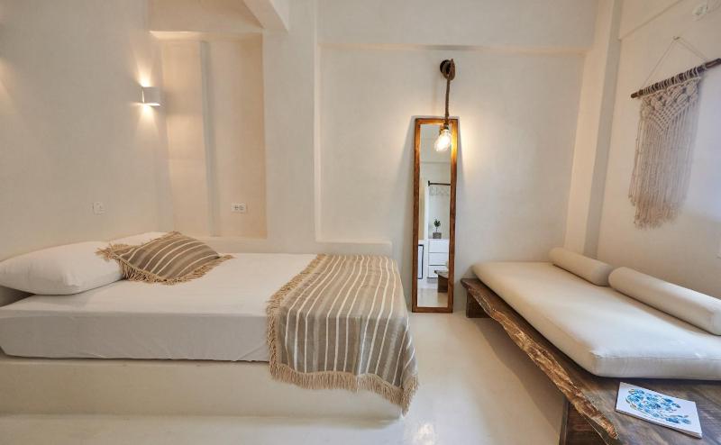 Studio Apartment image 3