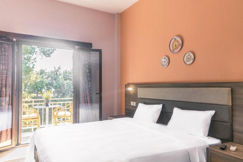 Quadruple Room image 3