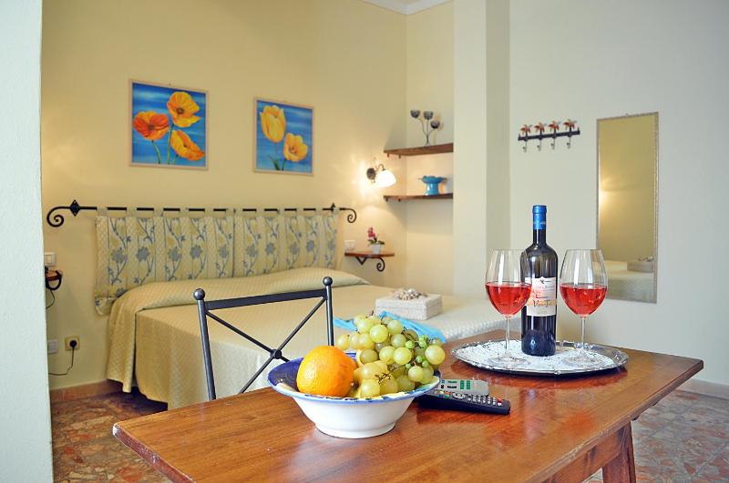 Twin Room with Garden View image 2