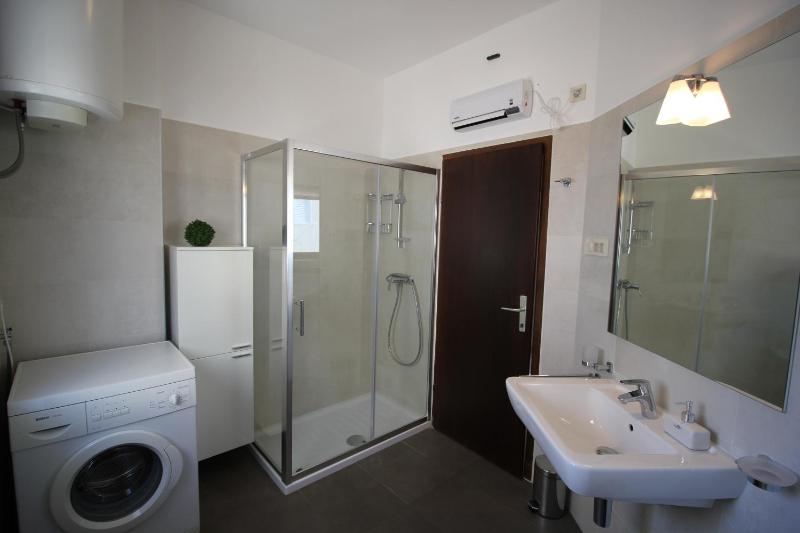 Two-Bedroom Apartment with Sea View image 3