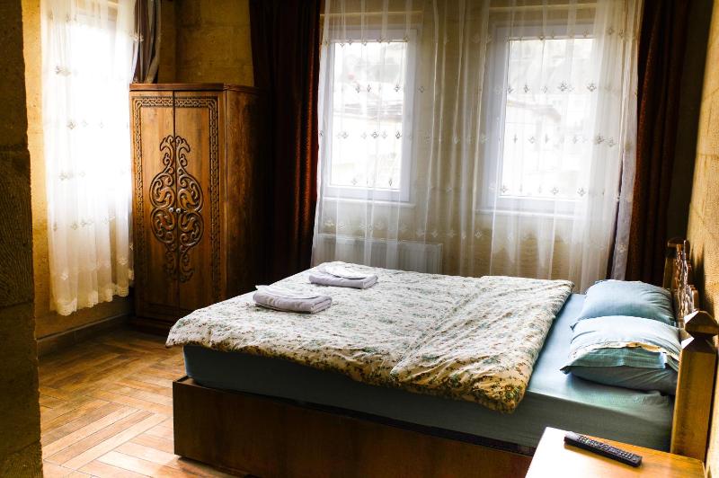 Deluxe Double Room image 2