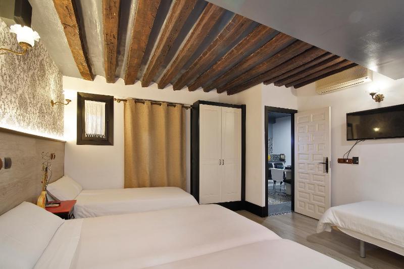 Two-Bedroom Apartment (6 Adults) image 3
