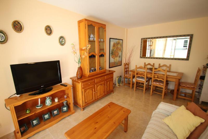 One-Bedroom Apartment image 3