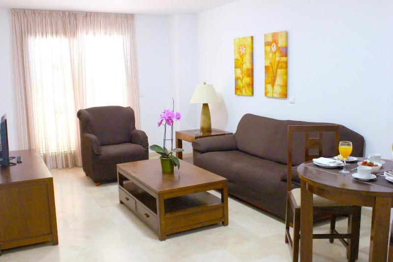 One-Bedroom Apartment image 4