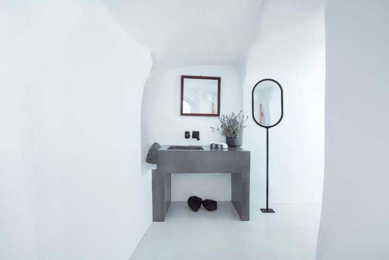 Sophia Oia View - image 3