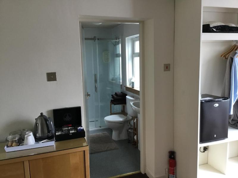 Double or Twin Room with Garden View image 4