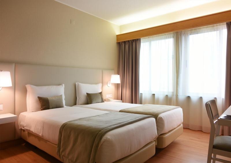 Double Room with City View - 1 or 2 Beds image 4