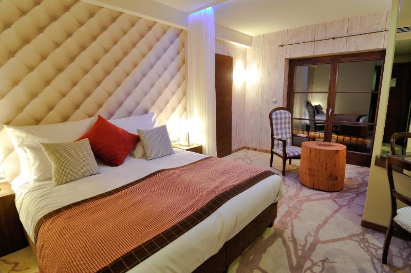 Double or Twin Room image 3