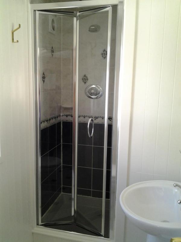 Twin Room image 2