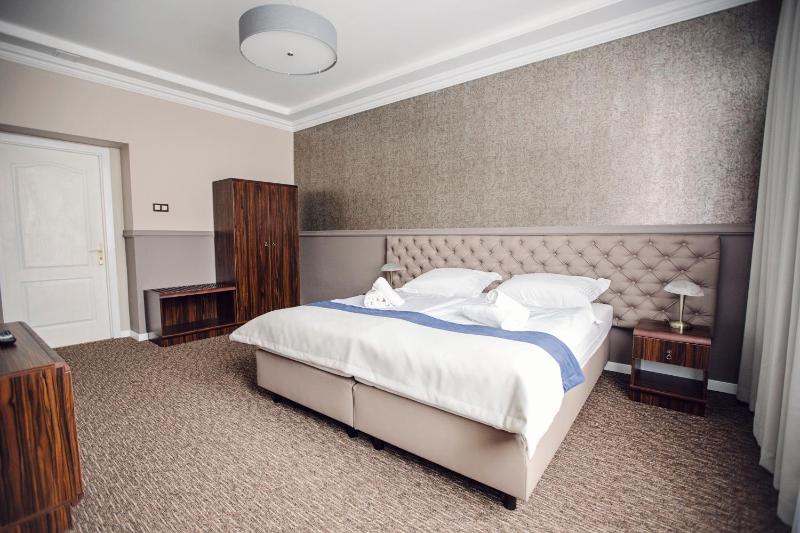Superior Double Room image 3