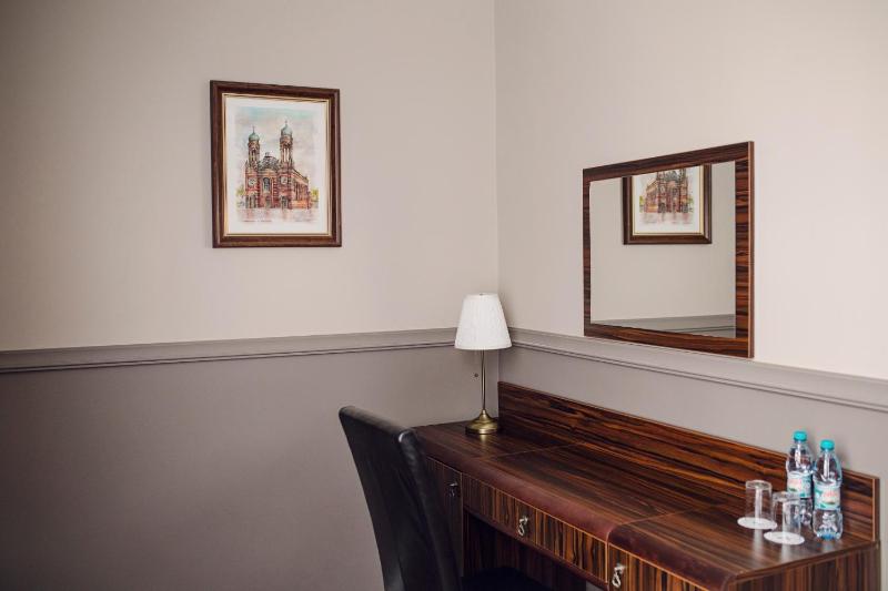 Superior Double Room image 4