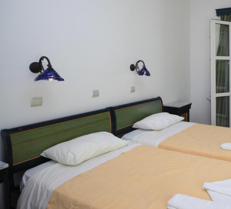 Standard Double Room with Sea View image 3