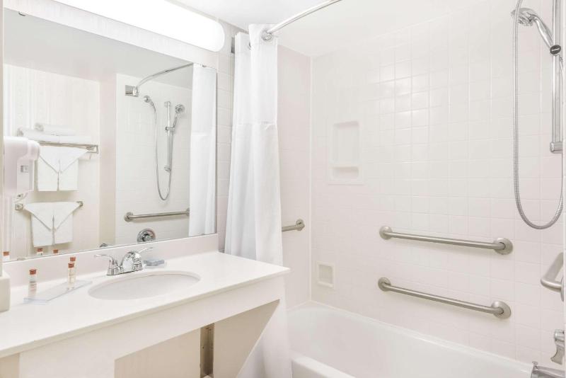 King Room - Disability Access image 2