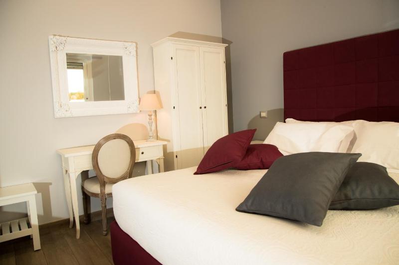 Superior Triple Room image 2