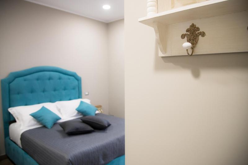 King Room with Balcony image 4