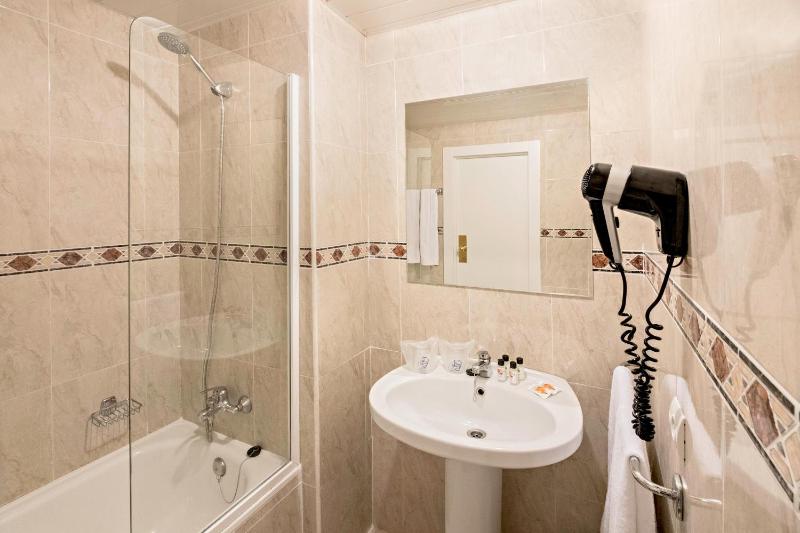 Premium Double Room with Sea View image 2