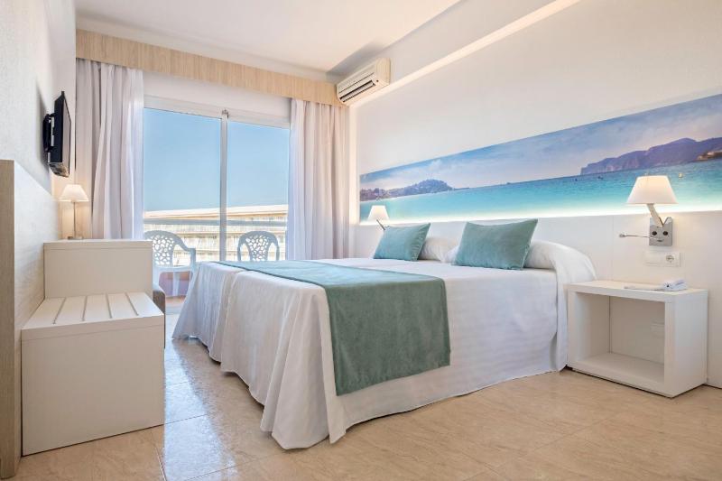 Premium Double Room with Sea View image 1