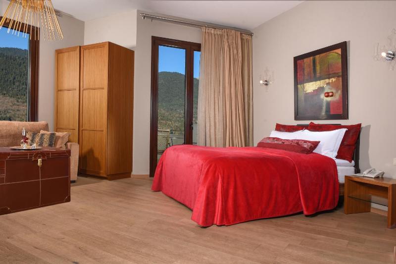 Junior Suite with Fireplace and Forest View image 2
