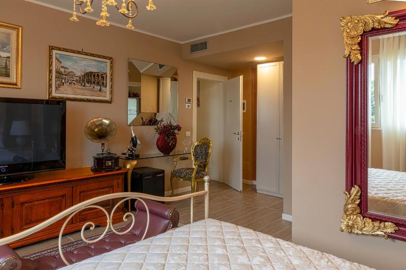Villa Luisa Rooms and coffee - image 4